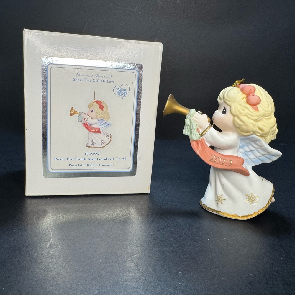 Precious Moments Peace on Earth and Good Will to All 2013 Ornament Original Box